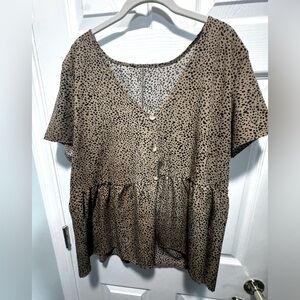 SHEIN Curv Cheetah Peplum Top